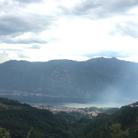 Casa Stefania Apartment Mandello del Lario Bagian luar foto