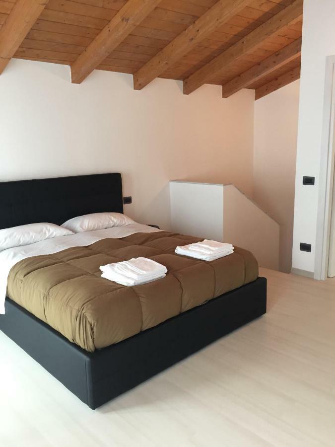 Casa Stefania Apartment Mandello del Lario Bagian luar foto