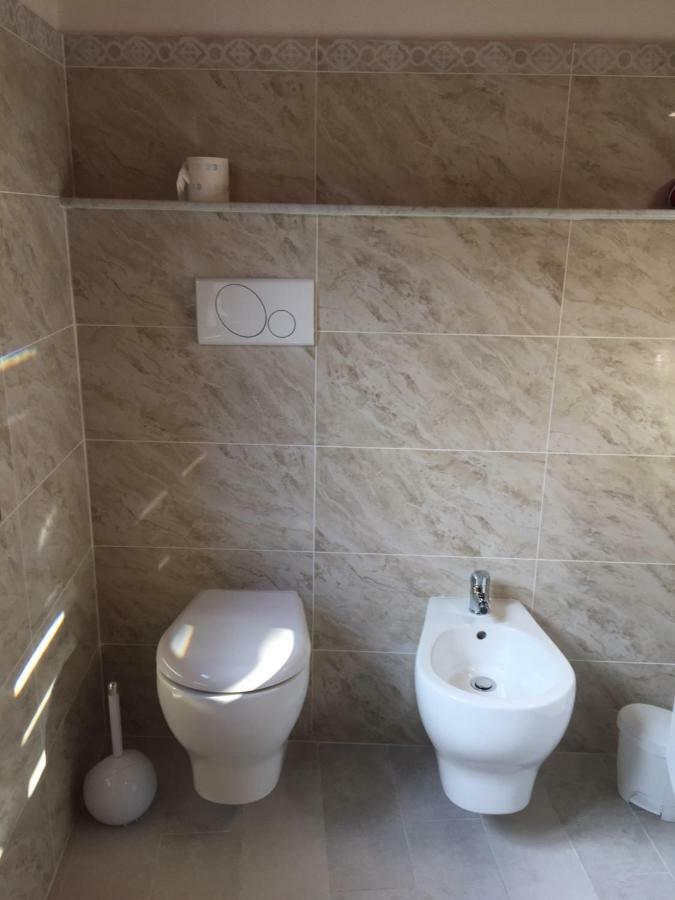 Casa Stefania Apartment Mandello del Lario Bagian luar foto