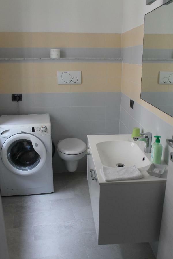 Casa Stefania Apartment Mandello del Lario Bagian luar foto