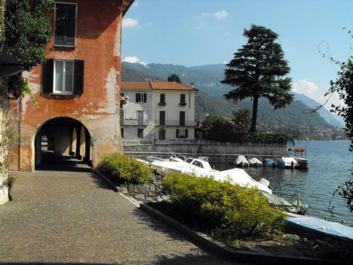 Casa Stefania Apartment Mandello del Lario Bagian luar foto