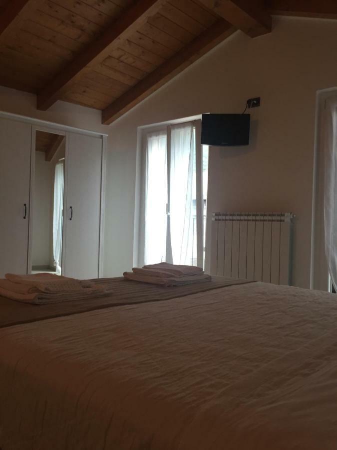 Casa Stefania Apartment Mandello del Lario Bagian luar foto