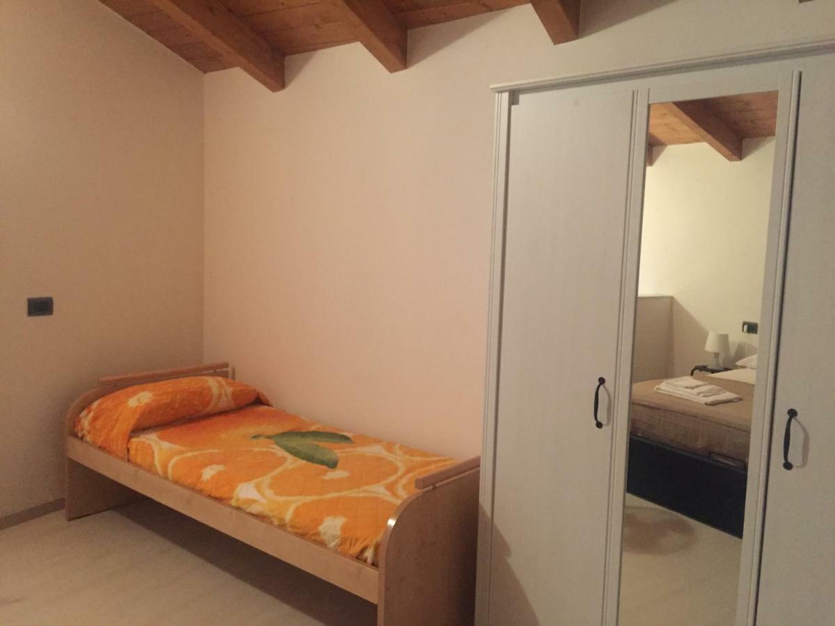 Casa Stefania Apartment Mandello del Lario Bagian luar foto