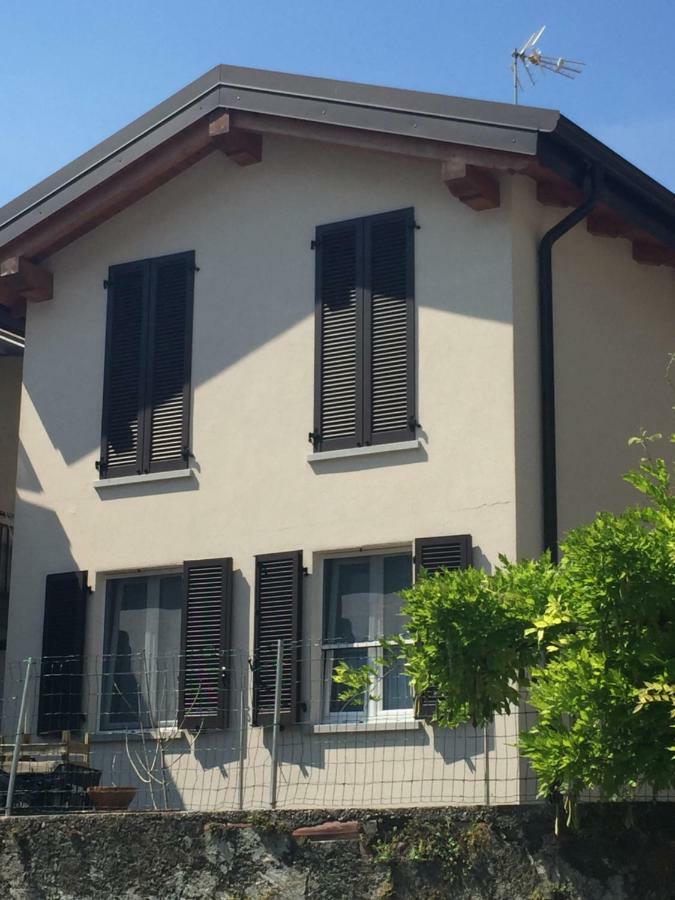 Casa Stefania Apartment Mandello del Lario Bagian luar foto